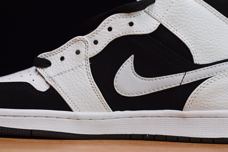 AIR JORDAN 1 MID WHITE BLACK 554724-113