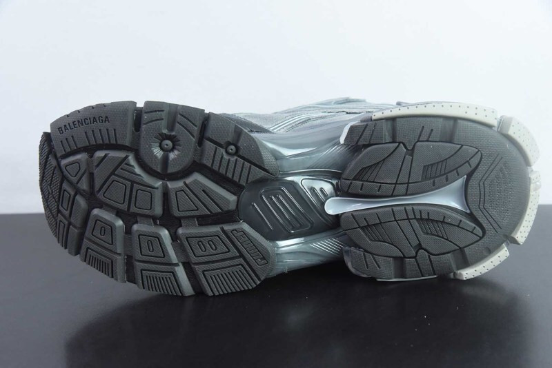 Ba1en*iaga runner sneaker dirty