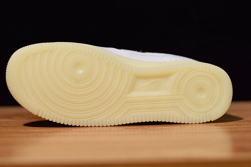 NIKE AIR FORCE 1 UTILITY QS AV6247-100