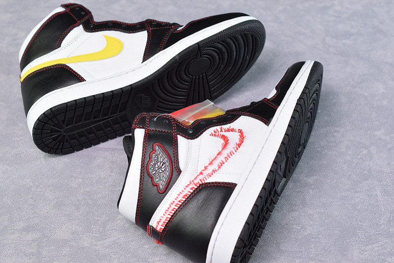 AIR JORDAN 1 RETRO HIGH OG DEFIANT “TOUR YELLOW" CD6579-071