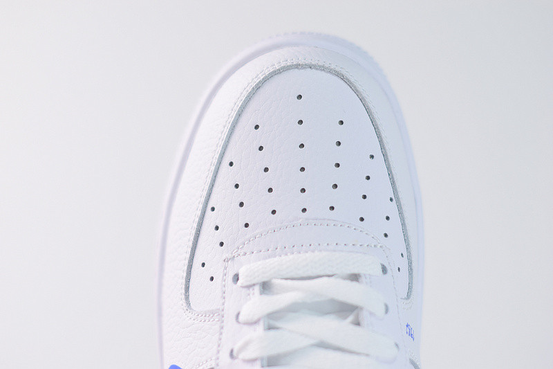 NIKE AIR FORCE 1 LOW “SKETCH” IN WHITE/BLUE CW7581-100