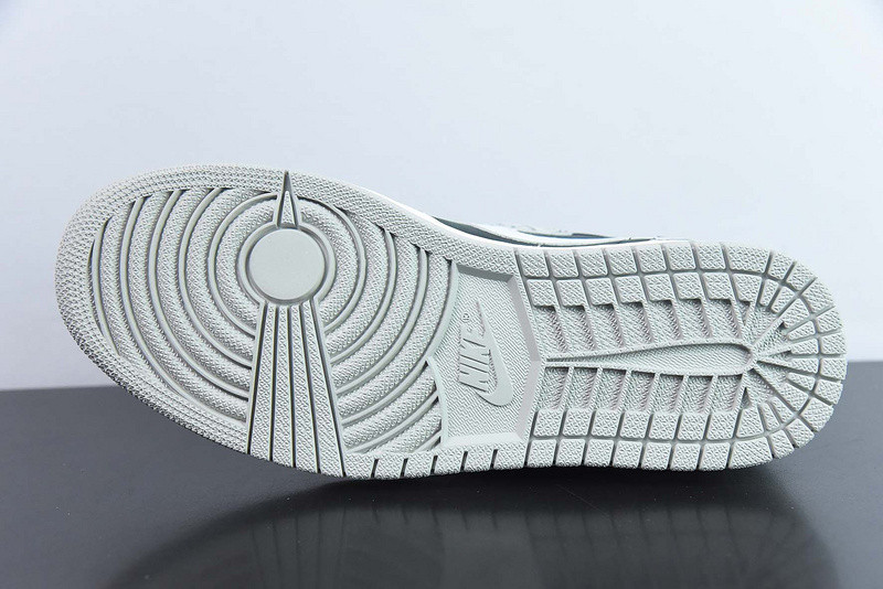 AIR JORDAN 1 RETRO LOW OG