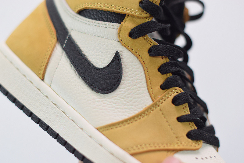AIR JORDAN 1 RETRO HIGH ROOKIE OF THE YEAR 555088-700