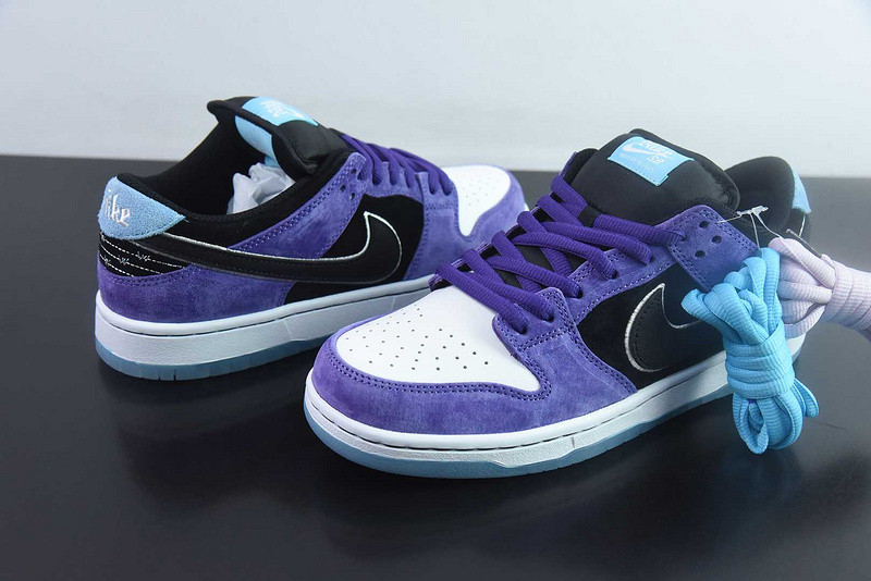 Hayley Wilson x Nike SB Dunk Low HJ0513-500