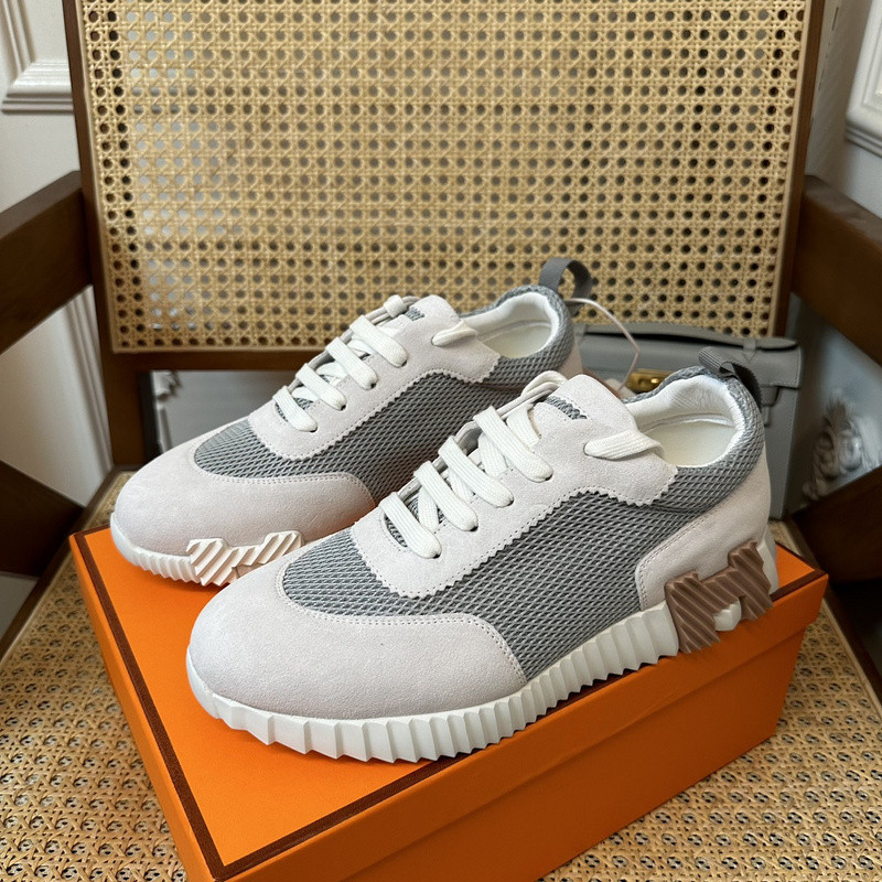 H**me5 sneaker