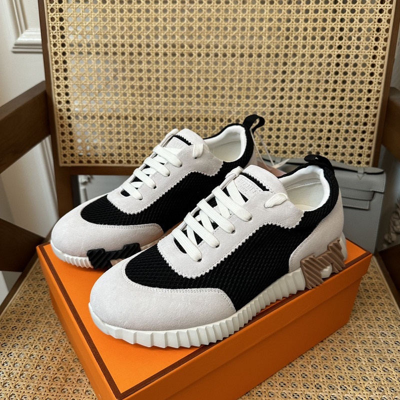 H**me5 sneaker