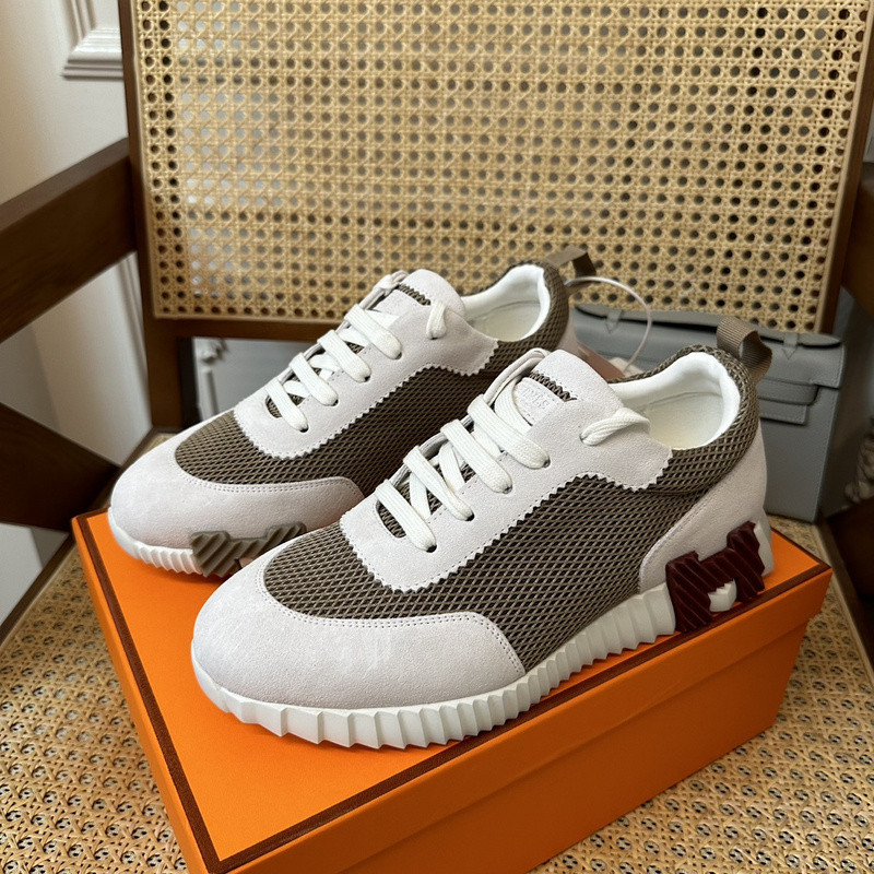 H**me5 sneaker