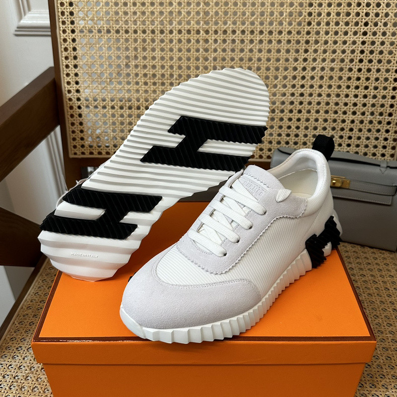 H**me5 sneaker