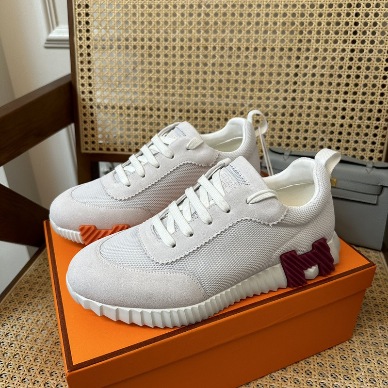 H**me5 sneaker