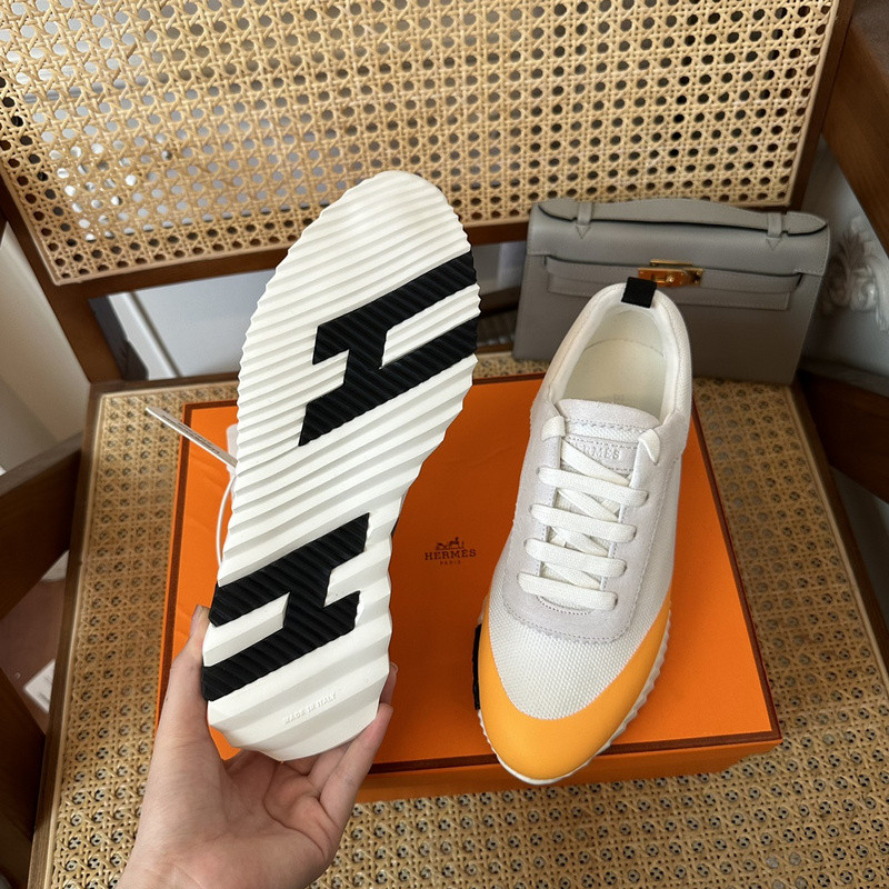 H**me5 sneaker