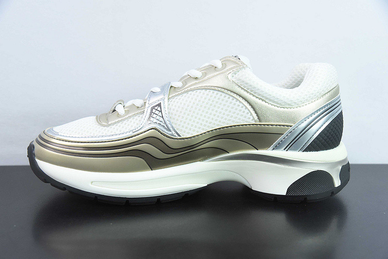 Ch**el sneaker