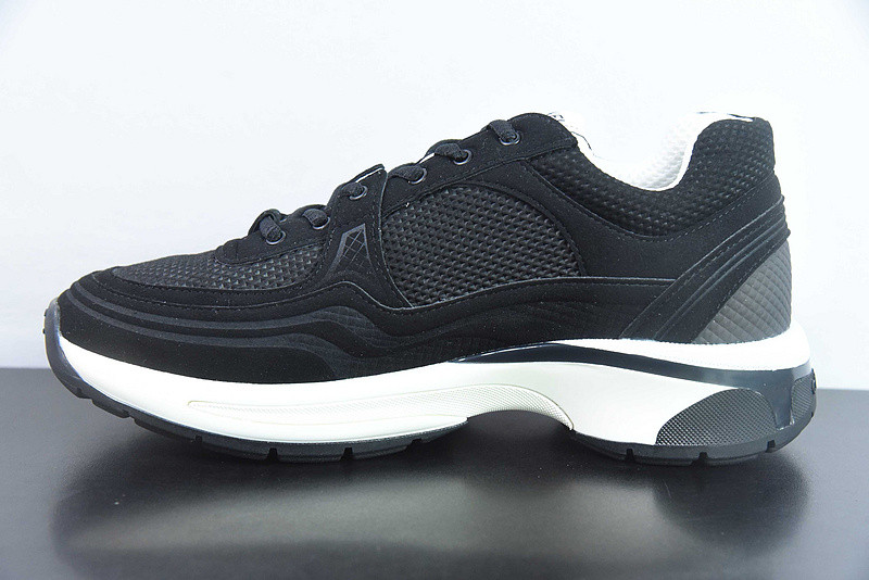 Ch**el sneaker