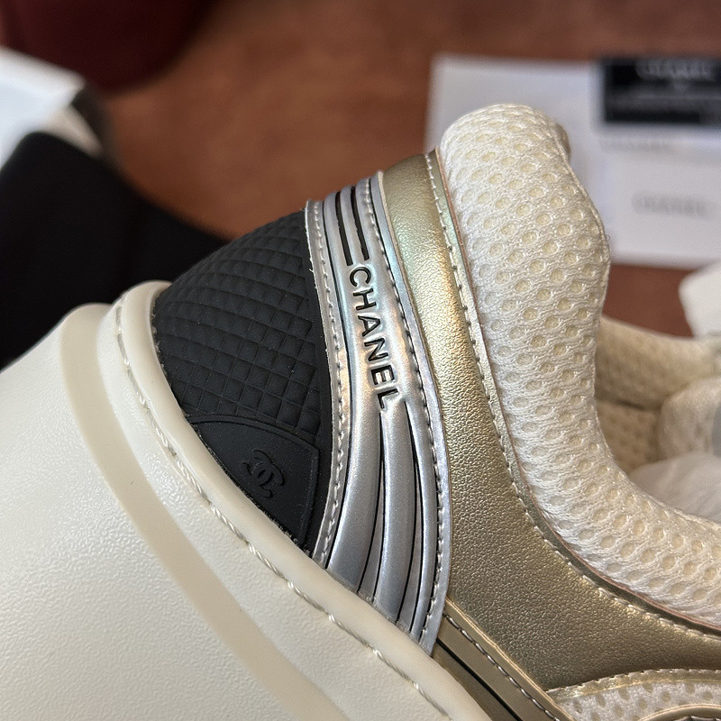Ch**el sneaker