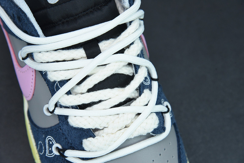 NIKE SB DUNK LOW