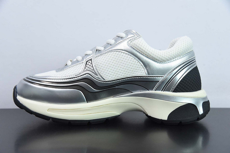 Ch**el sneaker