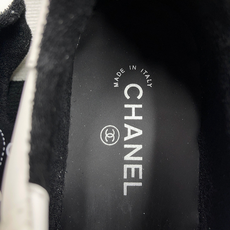 Ch**el sneaker