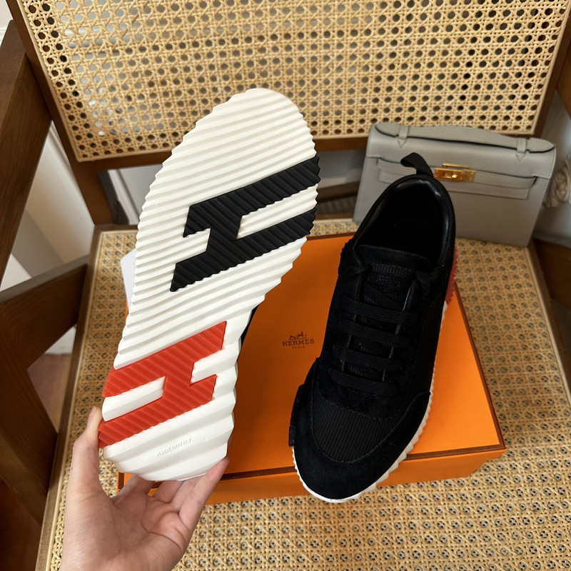 H**me5 sneaker