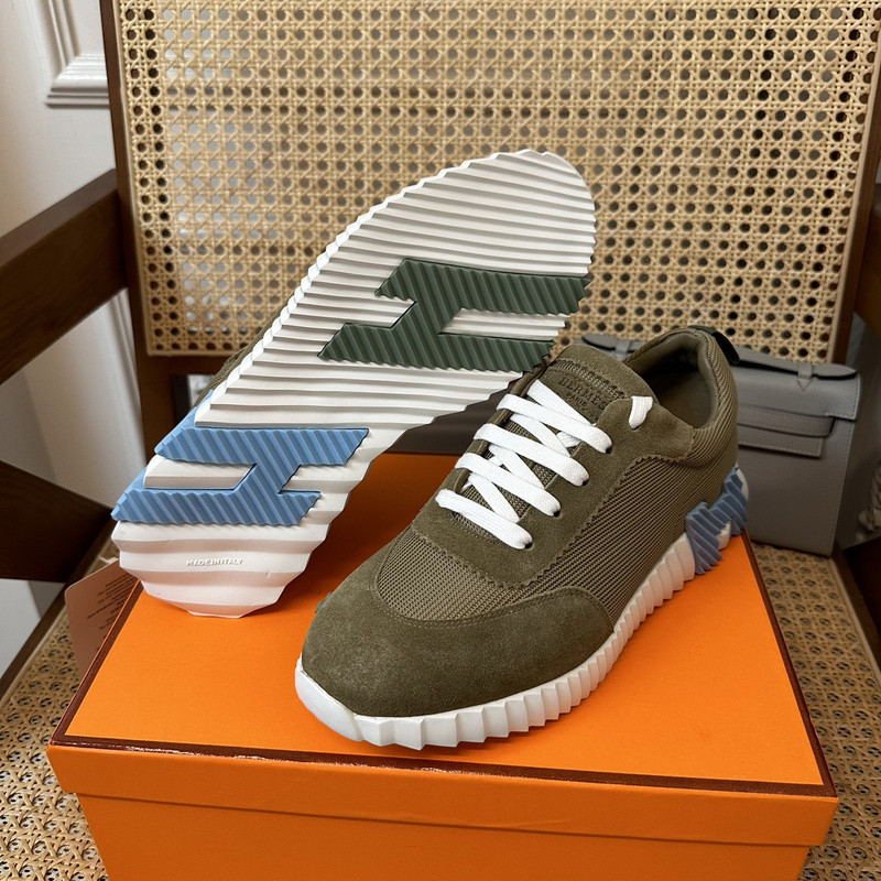 H**me5 sneaker