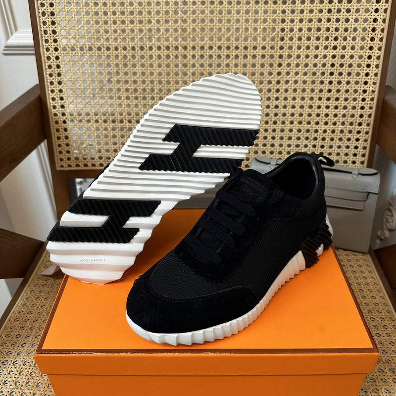 H**me5 sneaker