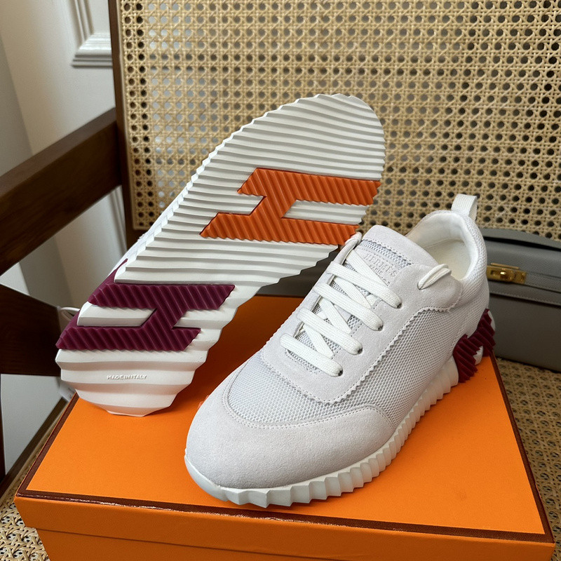 H**me5 sneaker