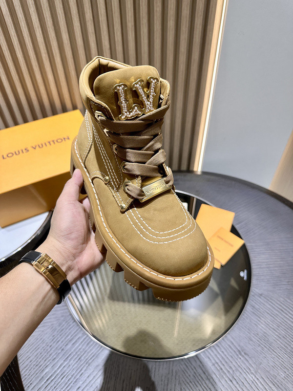 LVT BOOTS