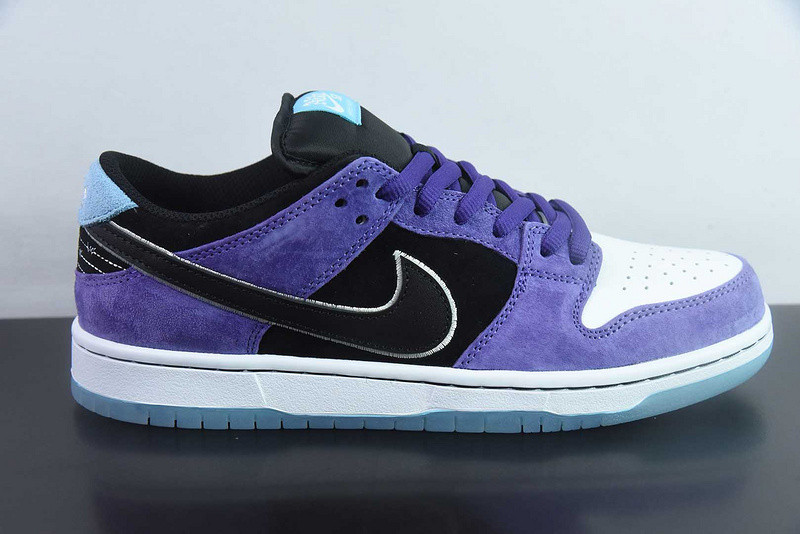 Hayley Wilson x Nike SB Dunk Low HJ0513-500