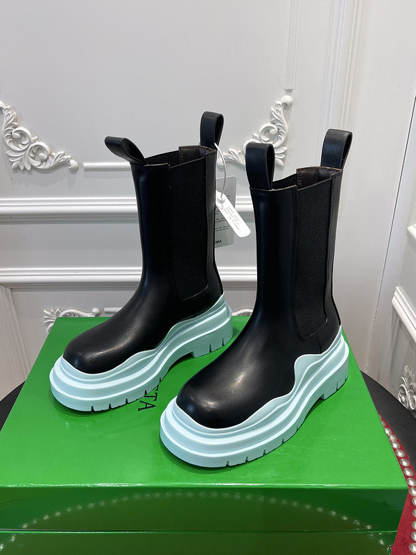 b0tte*a Ven*ta sneaker