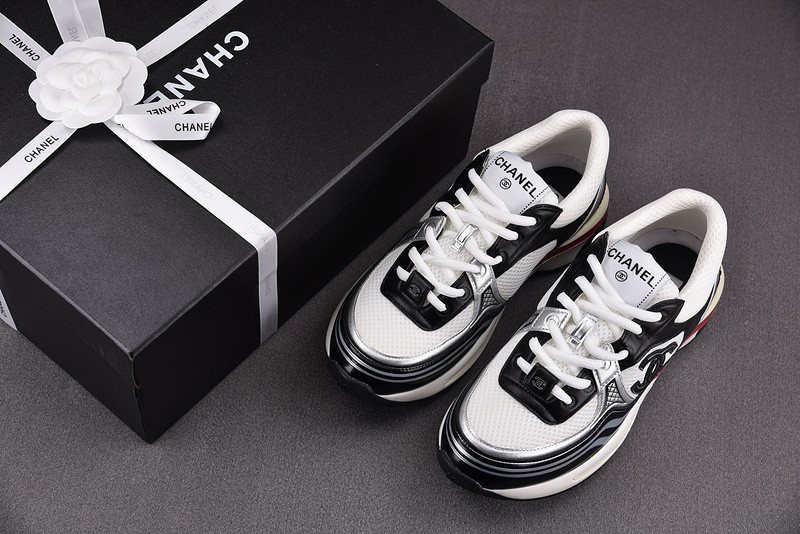 Ch**el sneaker