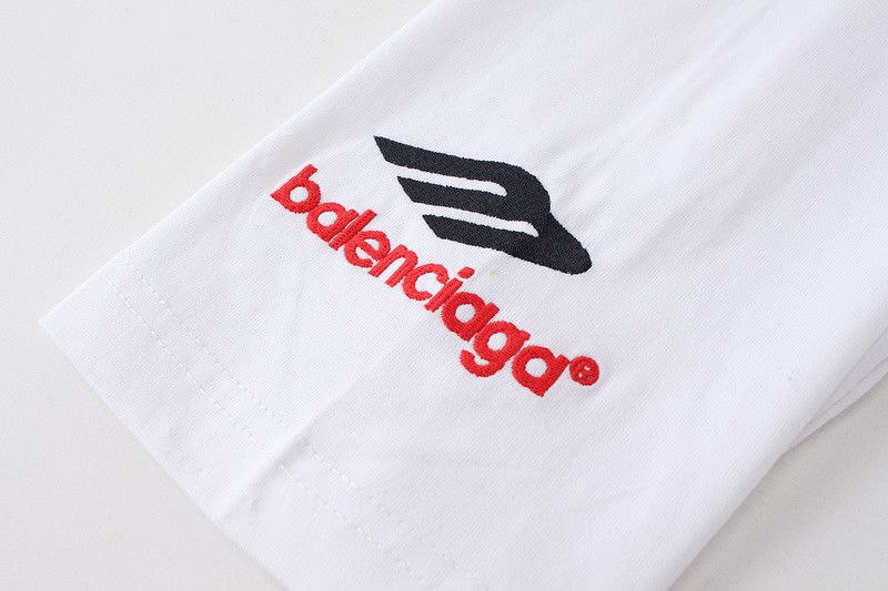 Ba1en*iaga clothes