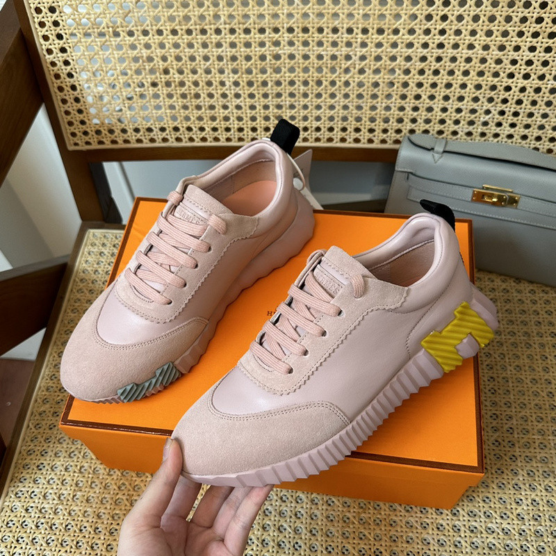 H**me5 sneaker