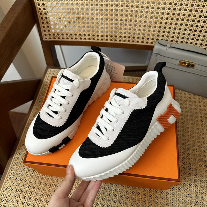H**me5 sneaker