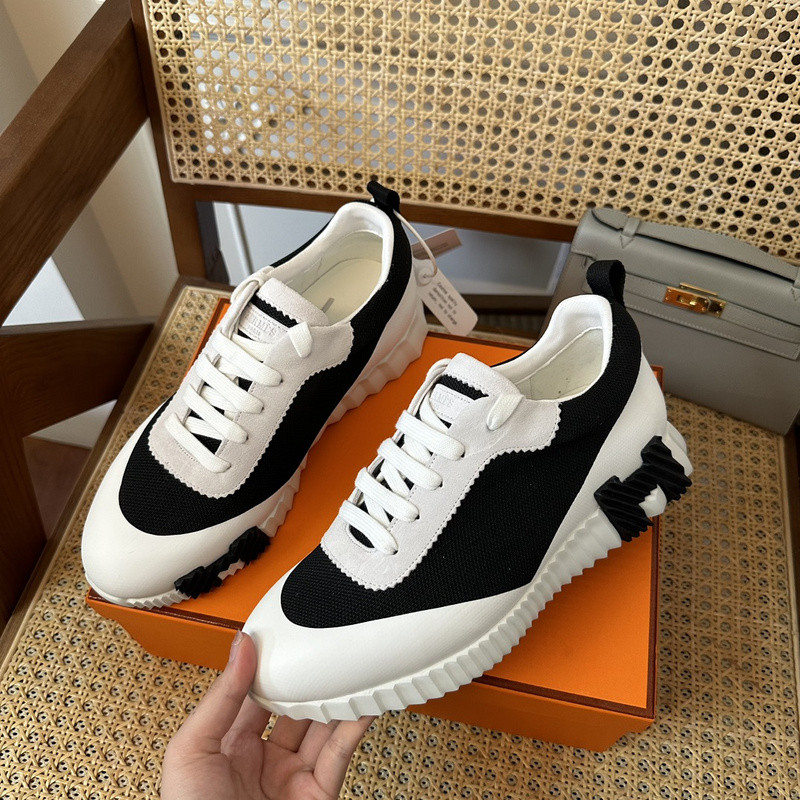 H**me5 sneaker