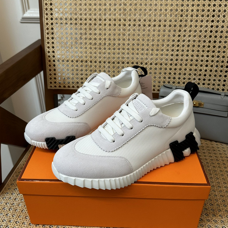 H**me5 sneaker