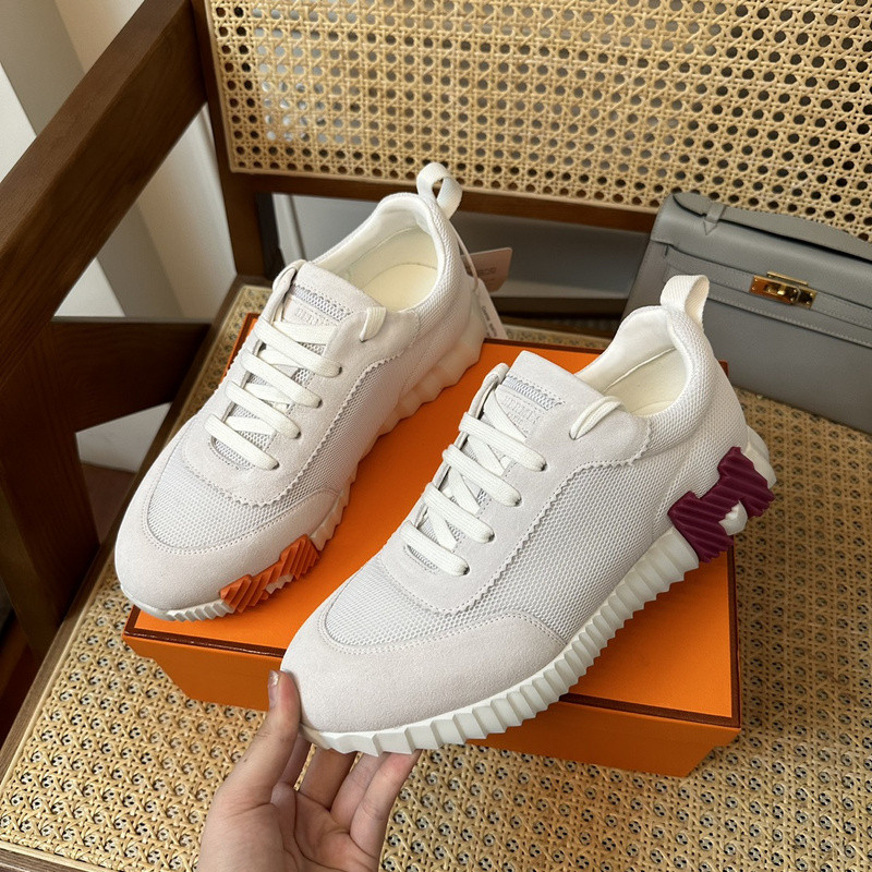 H**me5 sneaker