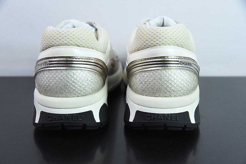 Ch**el sneaker