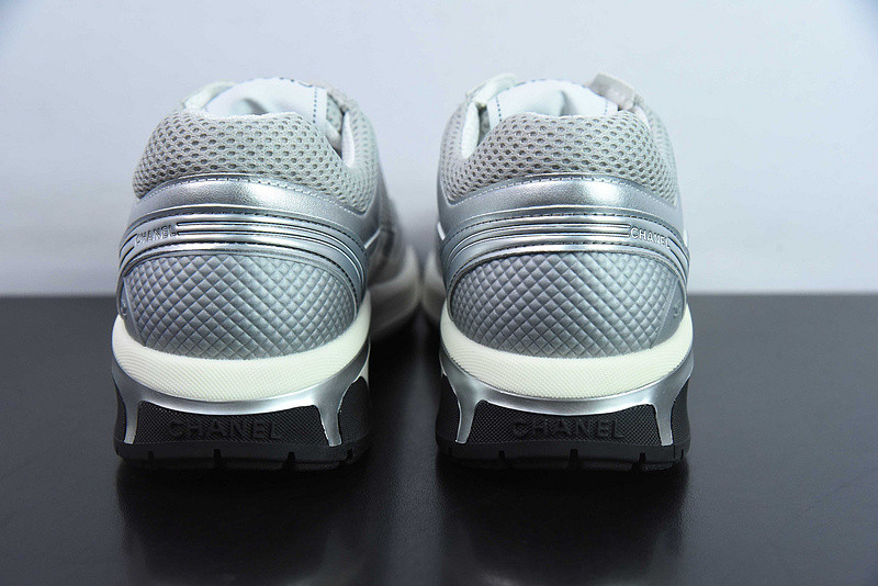 Ch**el sneaker