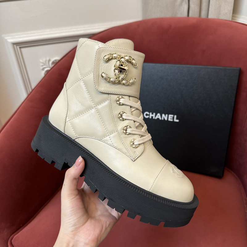 Ch**el sneaker