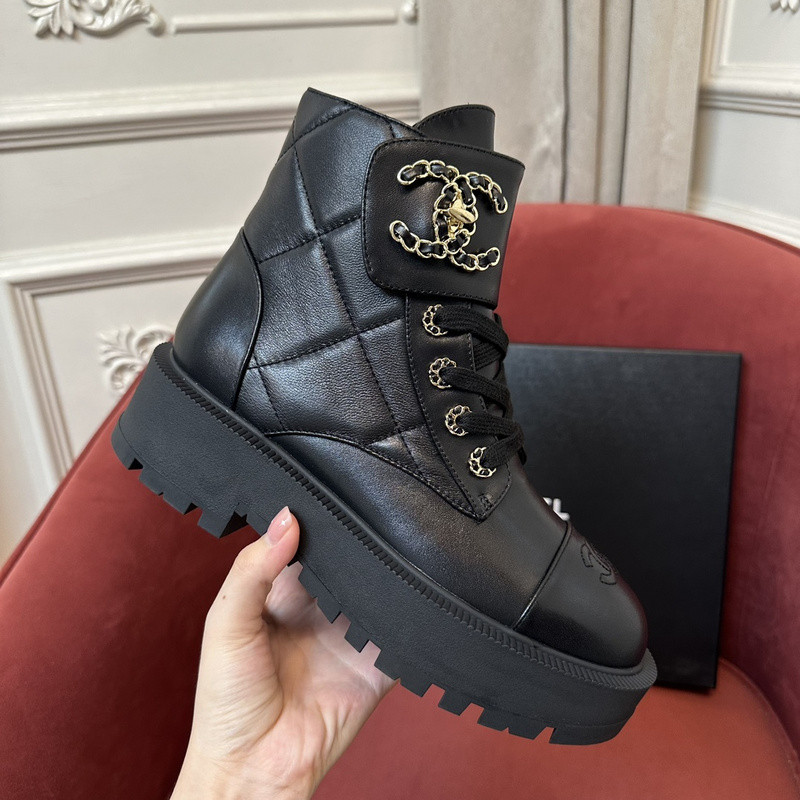 Ch**el sneaker