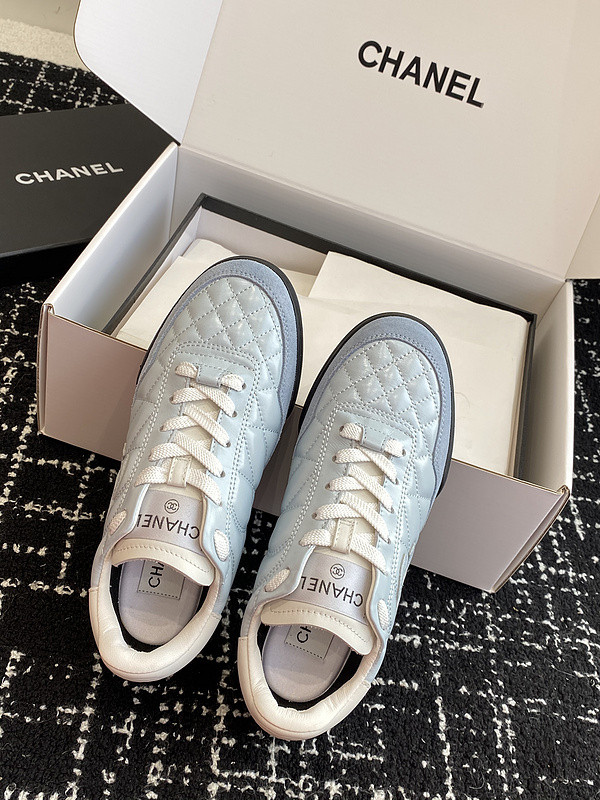 Ch**el sneaker