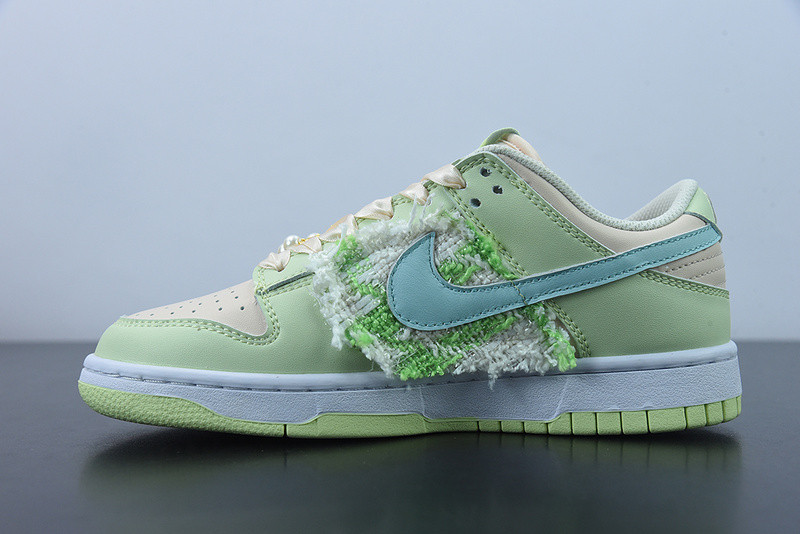 NIKE SB DUNK LOW 