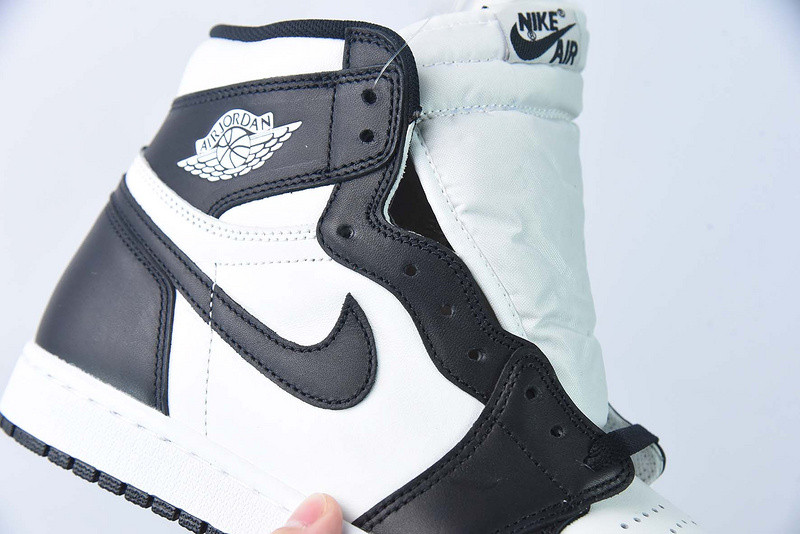 AIR JORDAN 1 RETRO HIGH 