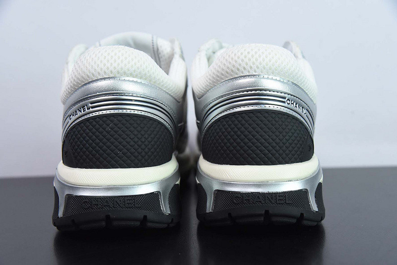 Ch**el sneaker