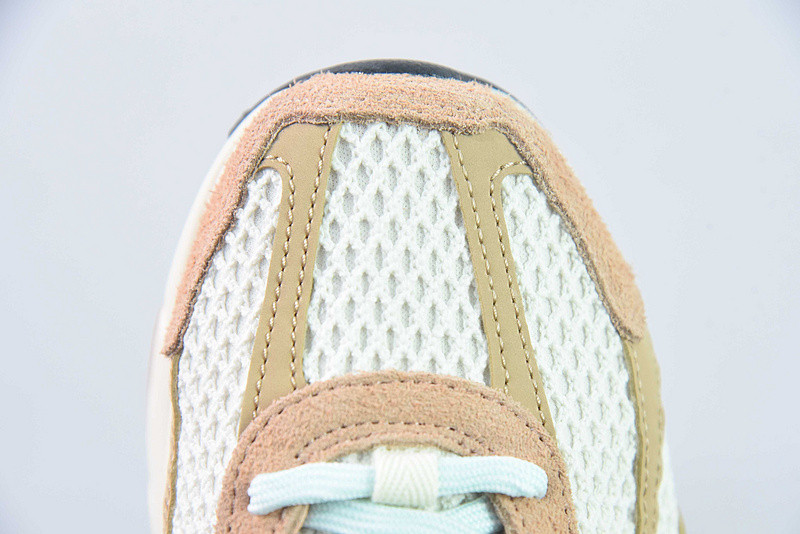 Nike Air Zoom Vomero 5 