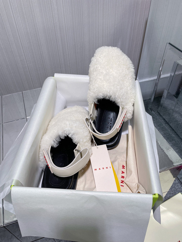Ma*n1 slippers
