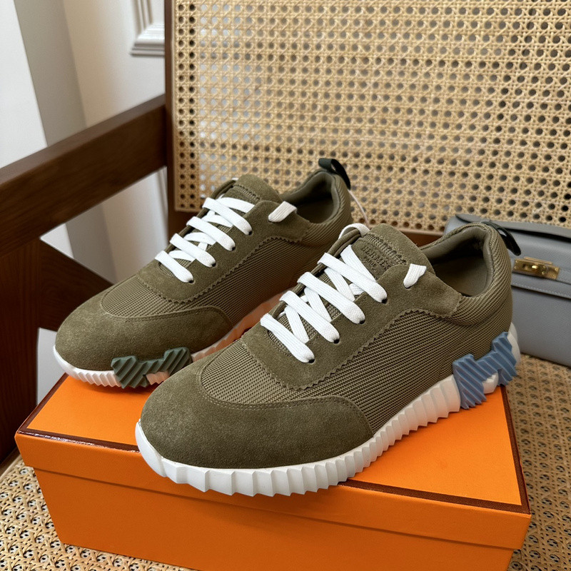 H**me5 sneaker