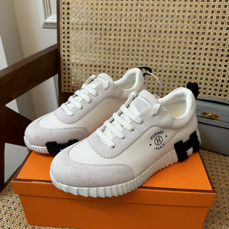 H**me5 sneaker