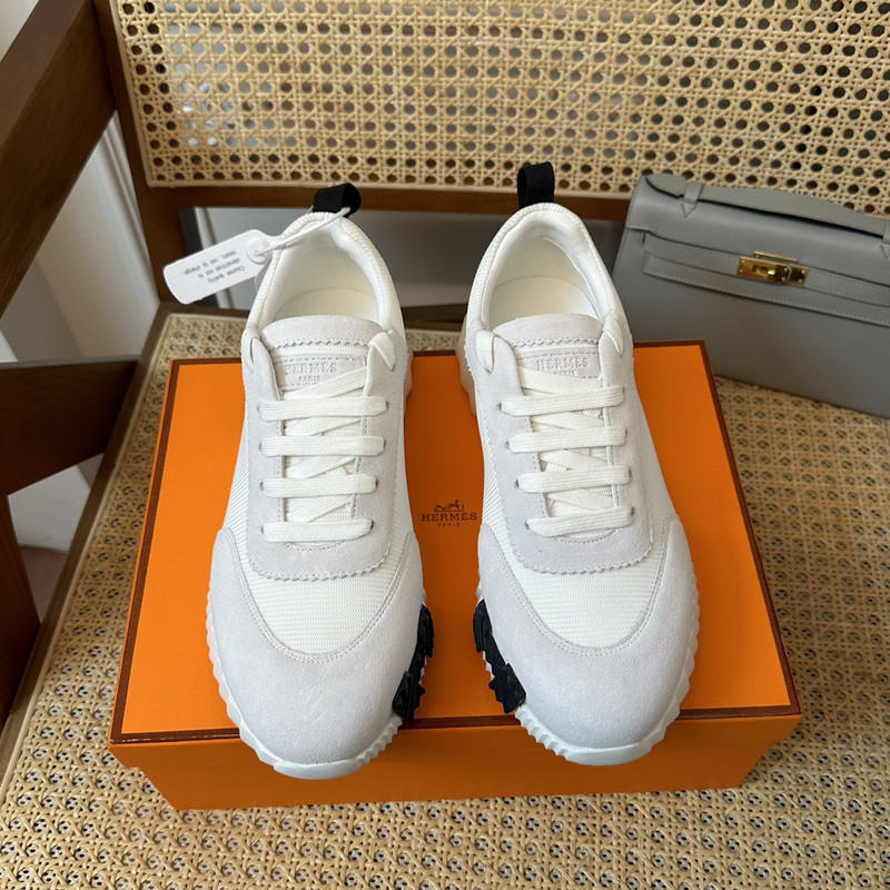 H**me5 sneaker