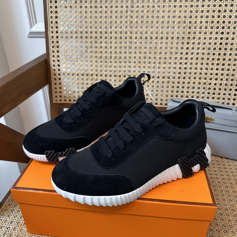 H**me5 sneaker