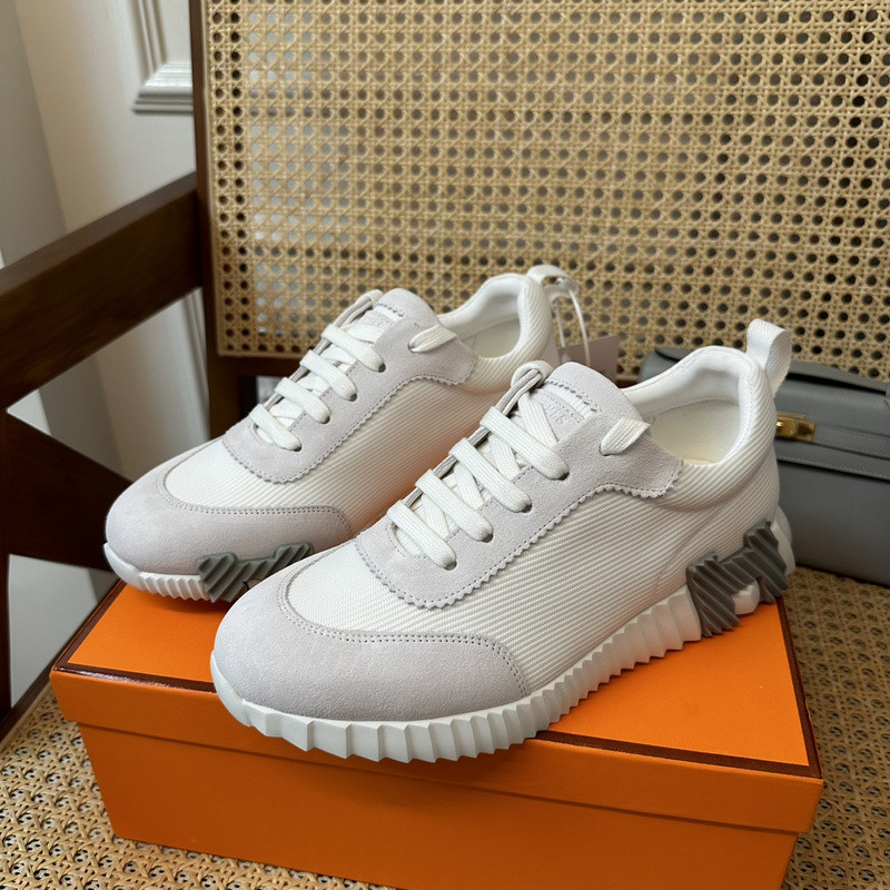 H**me5 sneaker