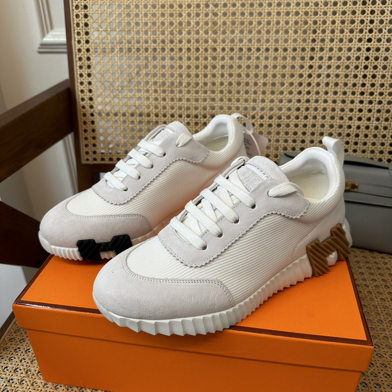 H**me5 sneaker